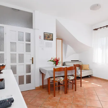 Beta A2 Fix 1 Apartment